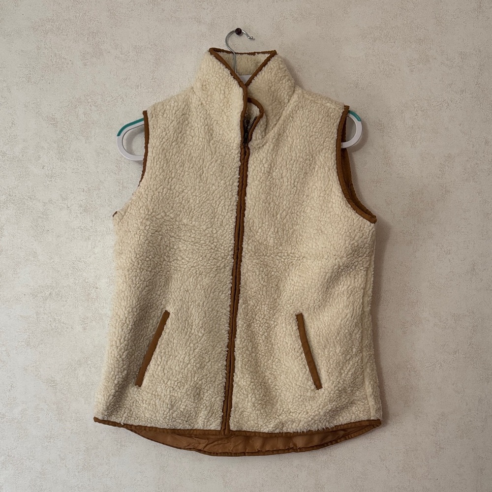 Women's cream and tan lined Sherpa Vest
